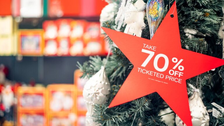 Americans are tiptoeing out of economic turmoil this holiday shopping season