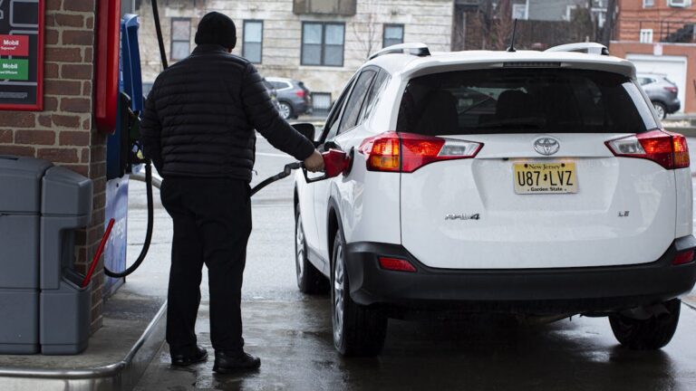 Why Jersey girls − and guys − still don’t pump their own gas