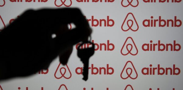 Does ‘virtue signaling’ pay off for entrepreneurs? We studied 81,799 Airbnb listings to find out