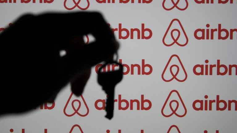 Does ‘virtue signaling’ pay off for entrepreneurs? We studied 81,799 Airbnb listings to find out